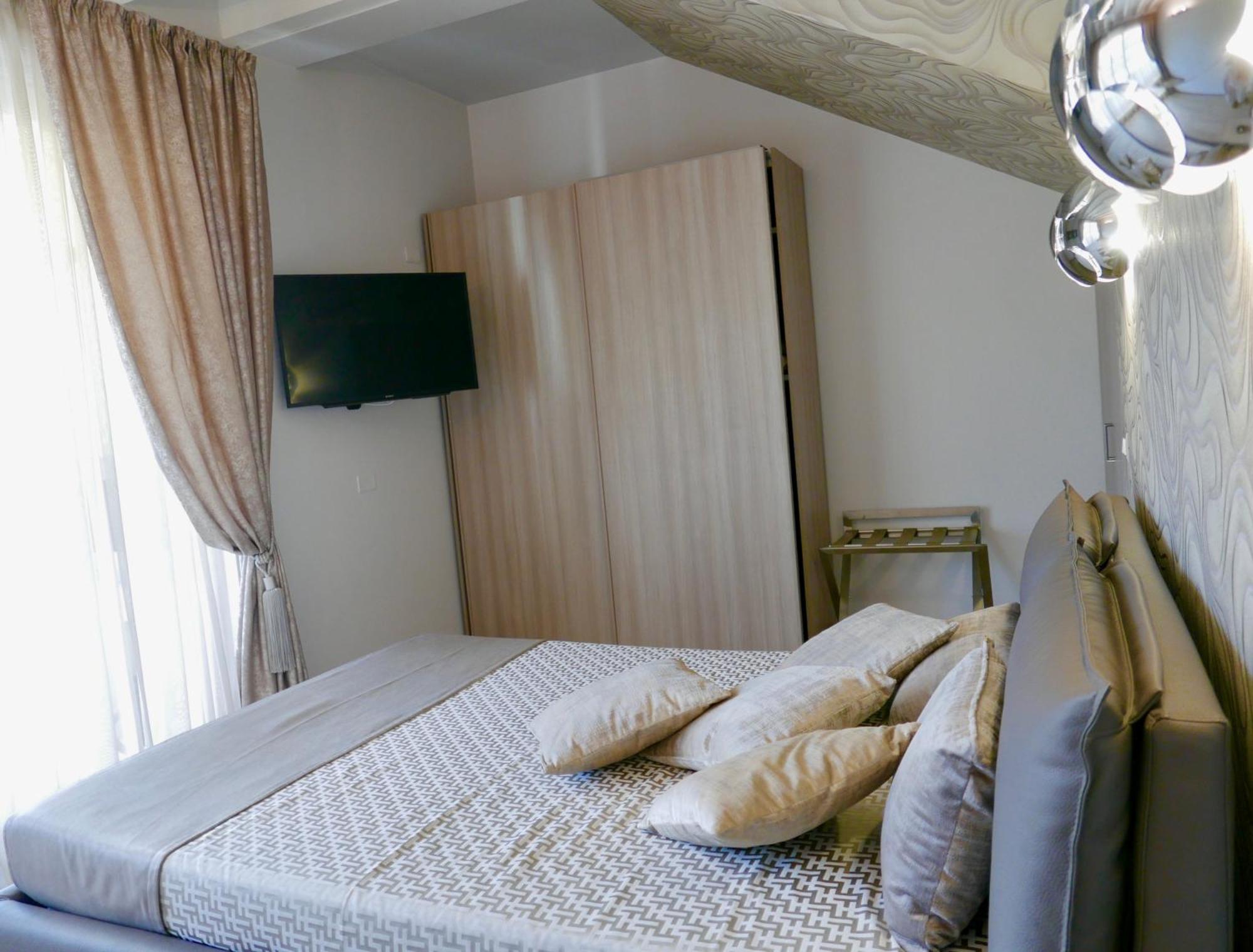 Phoenix Garda Hills Sirmione Eksteriør billede